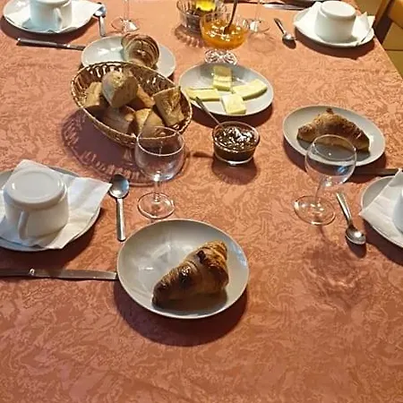 Couette-café D'hôtes Des Trouilles 3*